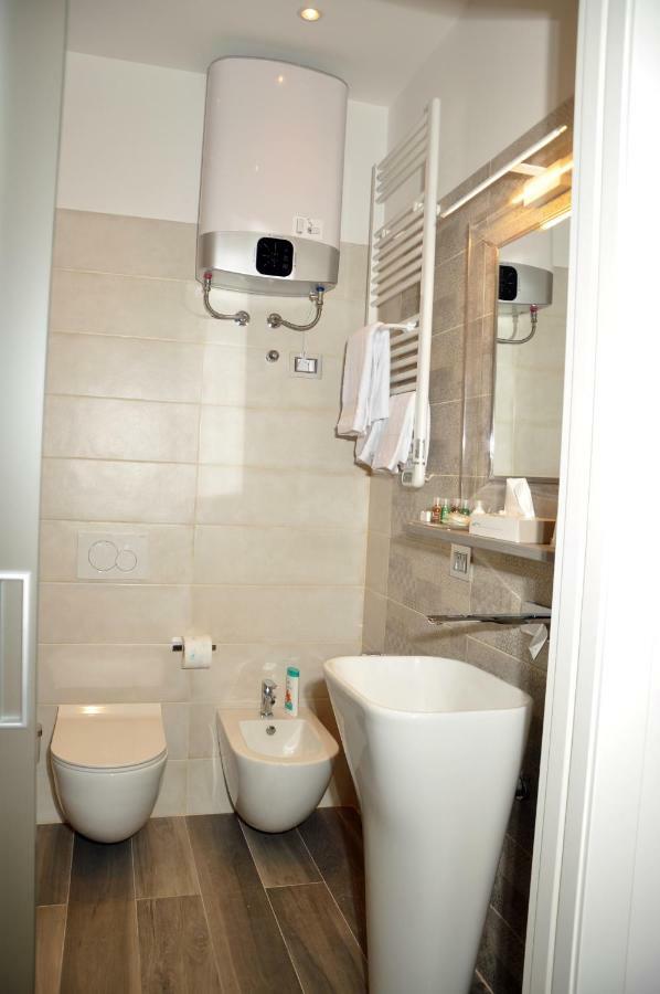 Andrea Luxury Apartments Strada Maggiore Studio 1 Bologna Buitenkant foto